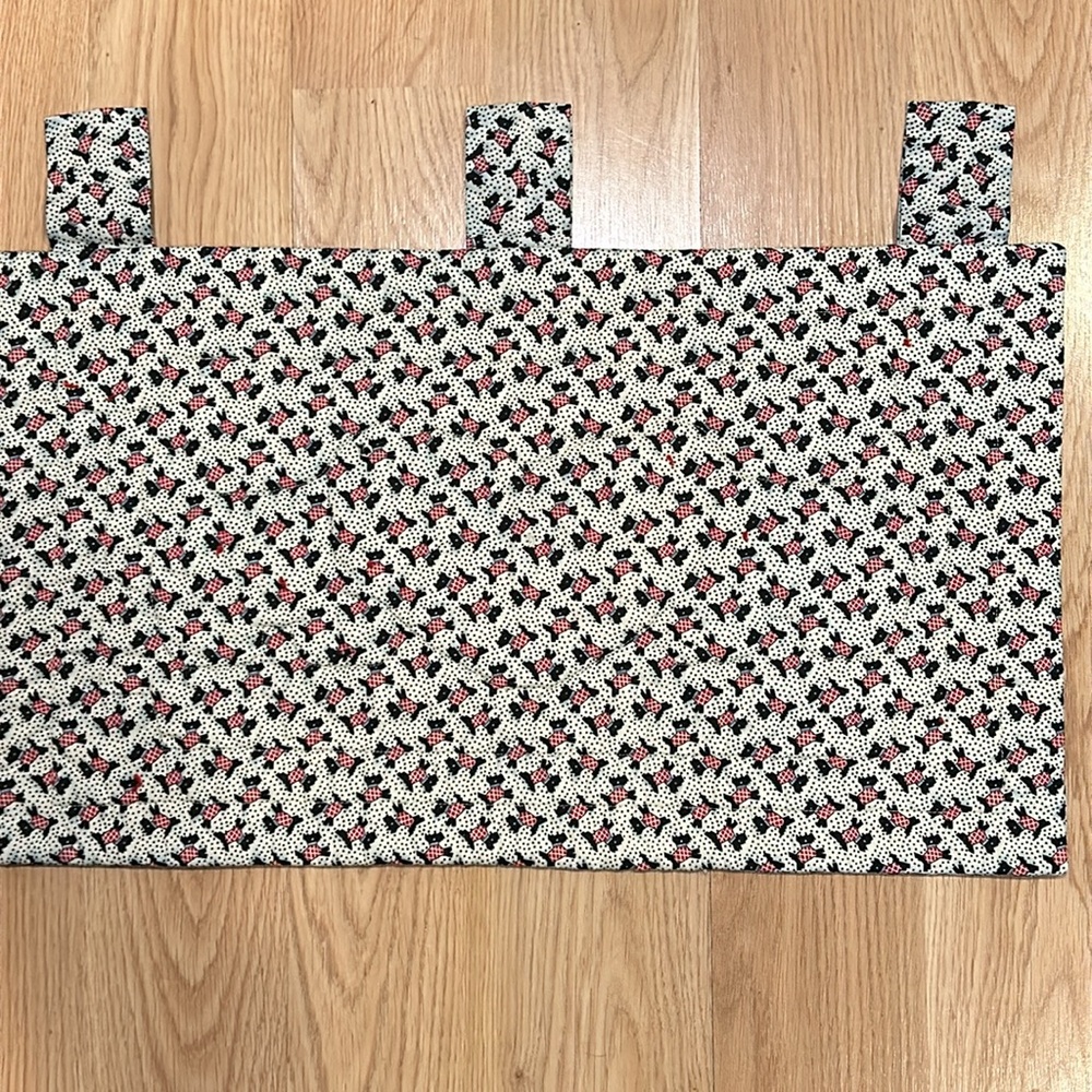 Cute Home Sewn Dog Wall Hanging 18X14 - Picture 8 of 12